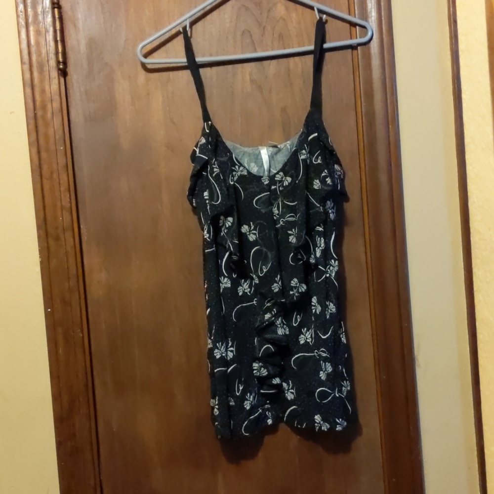 LCLauren Conrad tank top with ruffle, XL